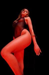 Maelle la voix sexe du téléphone coquin